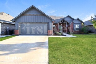 9212 NW 91st St in Yukon, OK - Building Photo