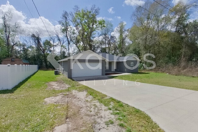 4918 SE 137th Pl in Summerfield, FL - Building Photo - Building Photo