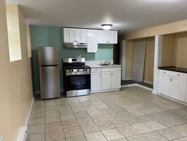 27 Jay St in New London, CT - Building Photo - Building Photo