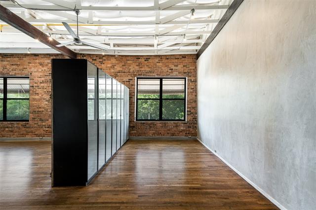 2220 S Harwood St in Dallas, TX - Building Photo - Building Photo