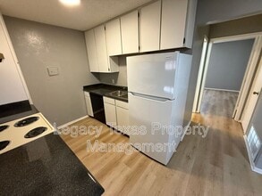 1700 Short St in Cleburne, TX - Building Photo - Building Photo