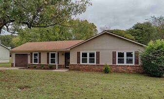 Rooms for Rent - Huntsville, AL! in Huntsville, AL - Building Photo