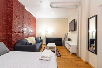 329 E 94th St in New York, NY - Building Photo - Building Photo