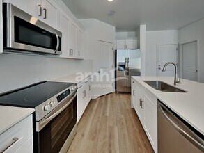 12615 W Flynn Ln in Glendale, AZ - Building Photo - Building Photo