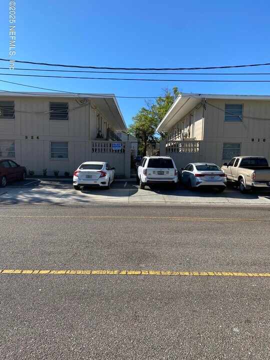 916 Childrens Way in Jacksonville, FL - Building Photo