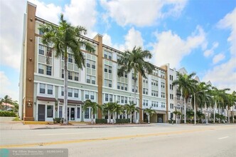 533 NE 3rd Ave, Unit 315 in Fort Lauderdale, FL - Foto de edificio - Building Photo