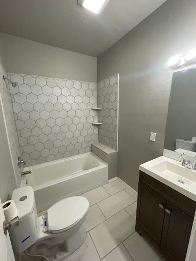 328 S Xanthus Ave in Tulsa, OK - Building Photo - Building Photo