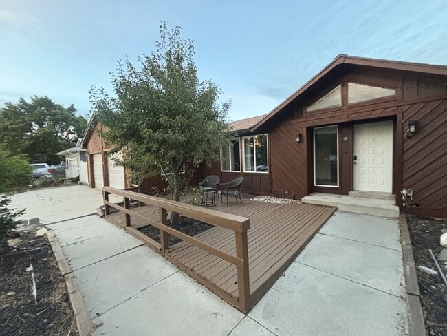 11299 Woodhill Dr