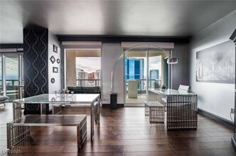222 Karen Ave in Las Vegas, NV - Foto de edificio - Building Photo