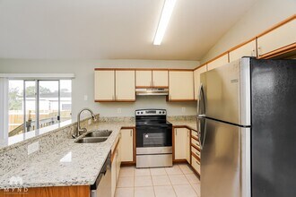535 Fox Run Trail in Apollo Beach, FL - Building Photo - Building Photo