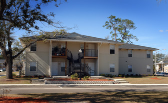 Brentwood Lakes Apartments in Jacksonville, FL - Foto de edificio - Building Photo