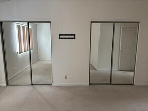 129 Polaris Dr in Lake In The Hills, IL - Foto de edificio - Building Photo