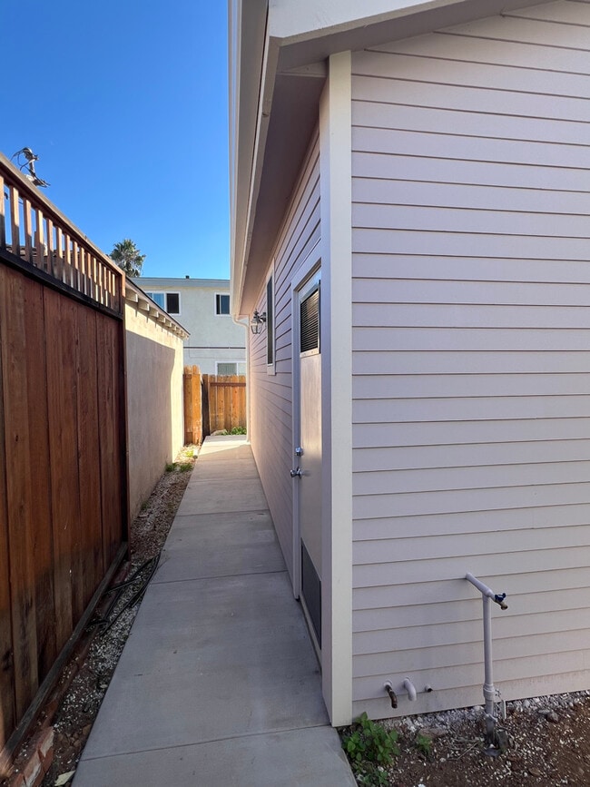 4821 Monroe Ave in San Diego, CA - Building Photo - Building Photo