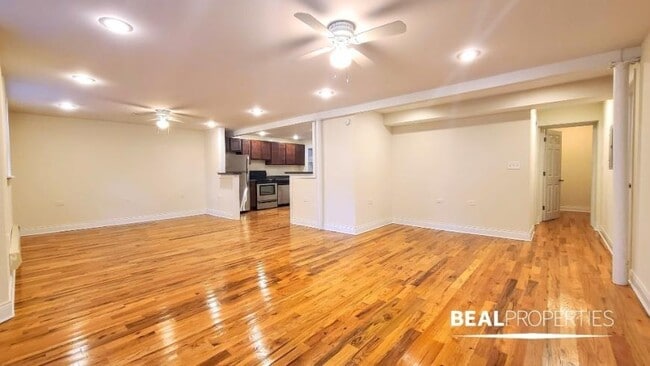 1115 W Oakdale Ave in Chicago, IL - Building Photo - Building Photo