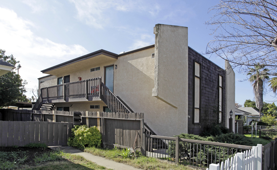 119 W 5th Ave in Escondido, CA - Building Photo