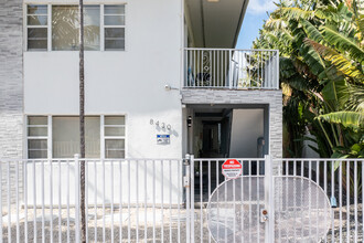 8430 Harding Ave in Miami Beach, FL - Building Photo - Building Photo