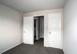 500 E Upsal St, Unit B in Philadelphia, PA - Building Photo - Building Photo