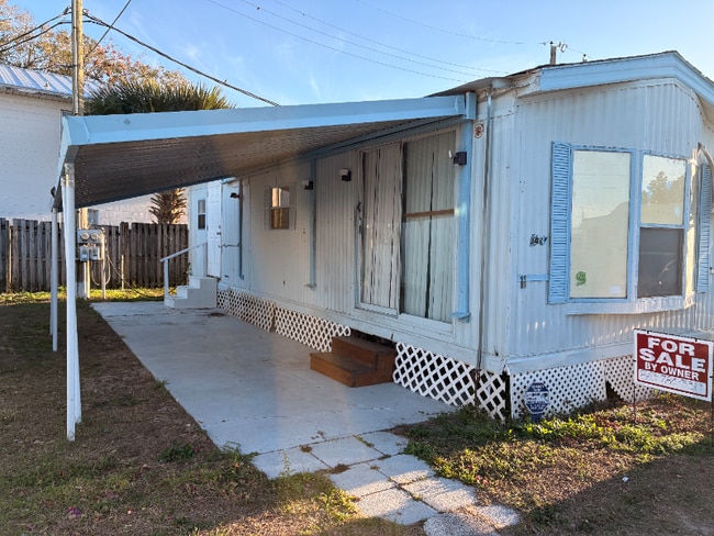 property at 2900 FL-17