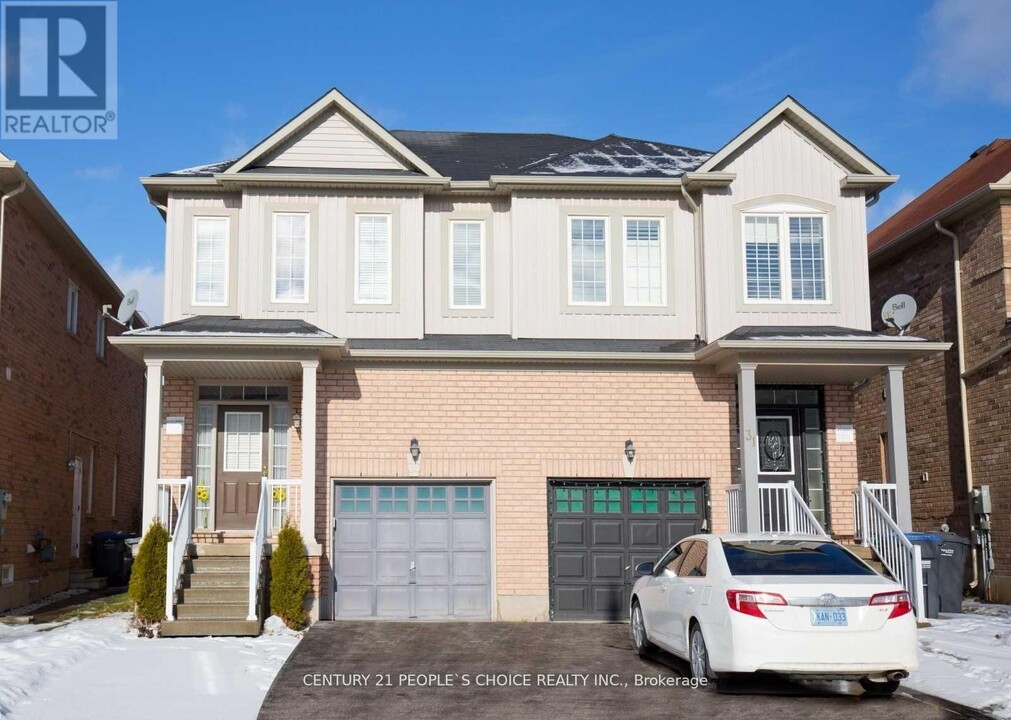 33 Frenchpark Cir in Brampton, ON - Building Photo