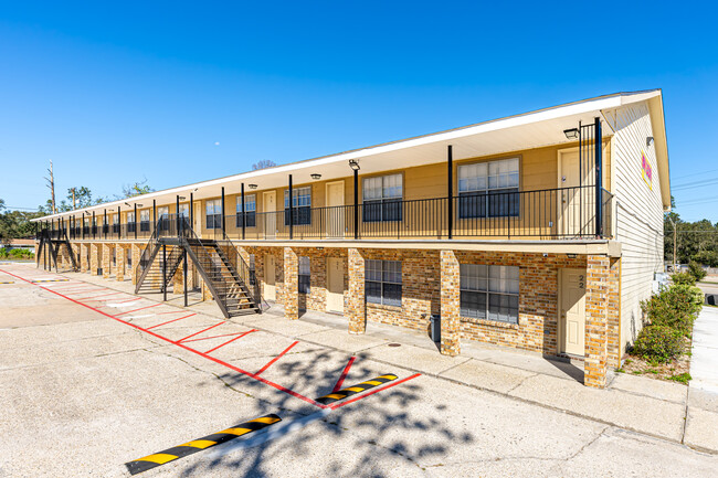 Courtney Heights Apartments in Slidell, LA - Foto de edificio - Building Photo