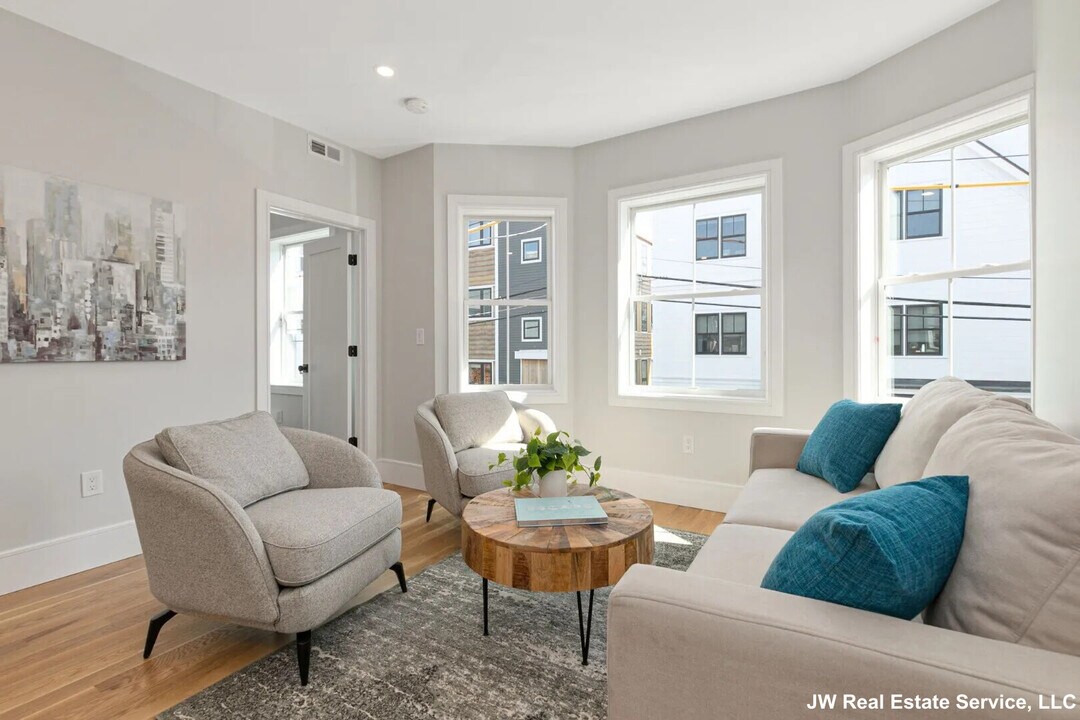 23 Berkshire St in Cambridge, MA - Building Photo