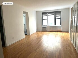 200 E 28th St in New York, NY - Building Photo