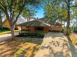 1006 Beverly Cir in Kemp, TX - Building Photo - Building Photo