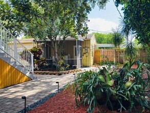 1913 Riverside Dr in Fort Lauderdale, FL - Foto de edificio - Building Photo