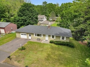 38 Craig Ave in Southington, CT - Building Photo - Building Photo