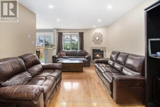 4177 Kelly Farm Dr in Ottawa, ON - Building Photo - Building Photo