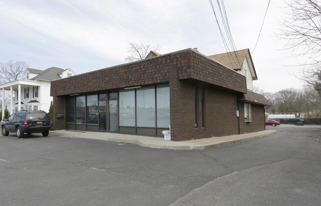 525 Rt-112 in Port Jefferson Station, NY - Building Photo