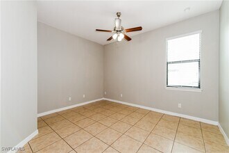 105 NE 7th Pl in Cape Coral, FL - Building Photo - Building Photo