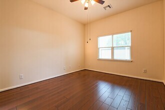 8918 Rollick Dr in Tomball, TX - Building Photo - Building Photo