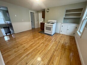 83 Coombs St in Southbridge, MA - Building Photo - Building Photo