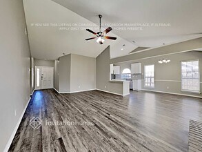 4608 Greenwich Dr, Unit 13-103 in Grand Prairie, TX - Foto de edificio - Building Photo