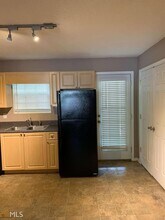 3665 Chestnut Dr-Unit -E1 in Doraville, GA - Foto de edificio - Building Photo