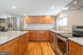 329 Hillcrest Ave in Conshohocken, PA - Building Photo - Building Photo