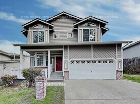 1517 201st St E in Spanaway, WA - Building Photo