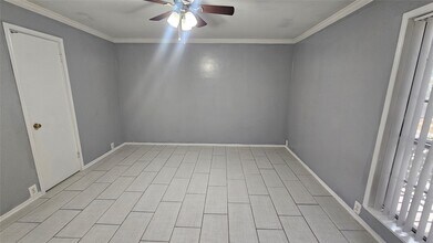 3015 Greenridge Dr in Houston, TX - Building Photo - Building Photo