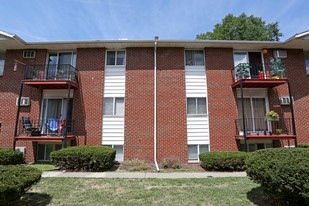 Camillus Villager Apartments in Camillus, NY - Foto de edificio - Building Photo