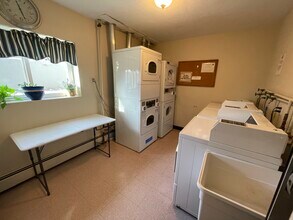 135 Granite Ave, Unit 33 Bright and airy in Boston, MA - Building Photo - Building Photo