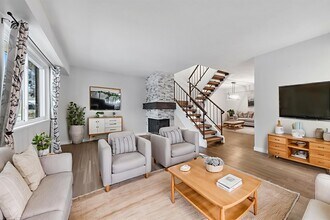 638 S Youngfield Ct in Lakewood, CO - Building Photo - Building Photo