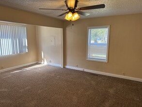 226 S Maple Ave in Republic, MO - Building Photo - Building Photo