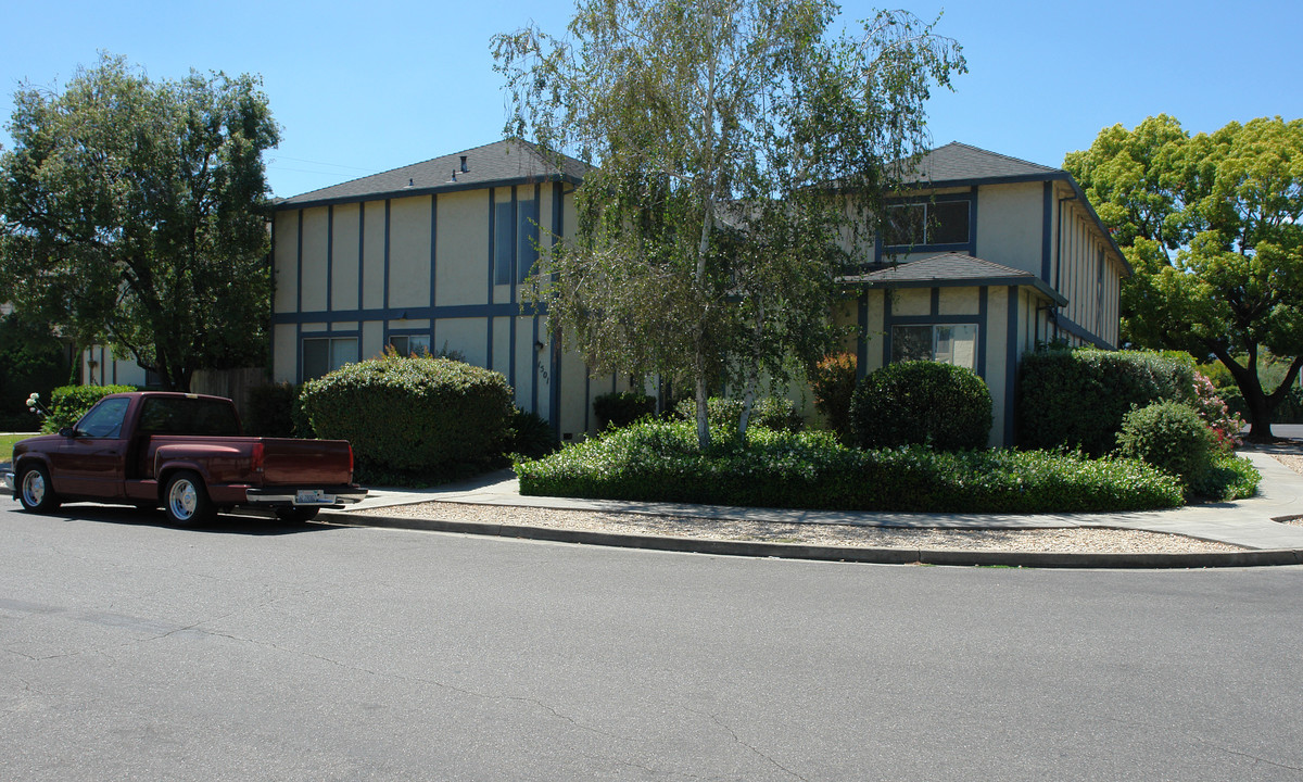 1501 Brookvale Dr in San Jose, CA - Foto de edificio