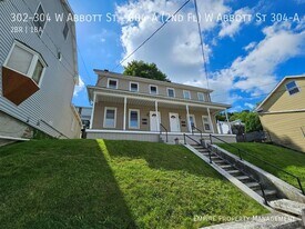 302-304-304 W Abbott St in Lansford, PA - Building Photo