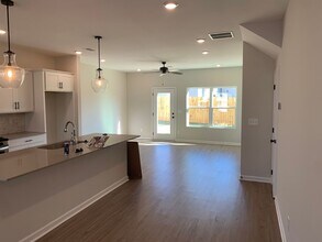 SUBLEASE AVAILABLE JANUARY 2026-JUNE 2026 WITH OPTION TO RENEW in Opelika, AL - Building Photo - Building Photo