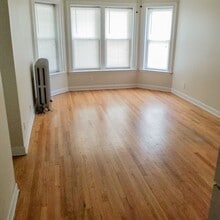 3916 N Pine Grove Ave, Unit 3W in Chicago, IL - Building Photo - Building Photo