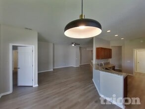 10744 Carloway Hills Dr in Wimauma, FL - Building Photo - Building Photo