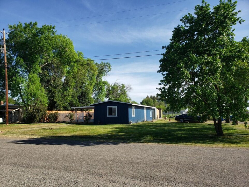 2021 Tehama Ave in Oroville, CA - Building Photo