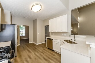 7877 Collinswood Ct in Jonesboro, GA - Building Photo - Building Photo